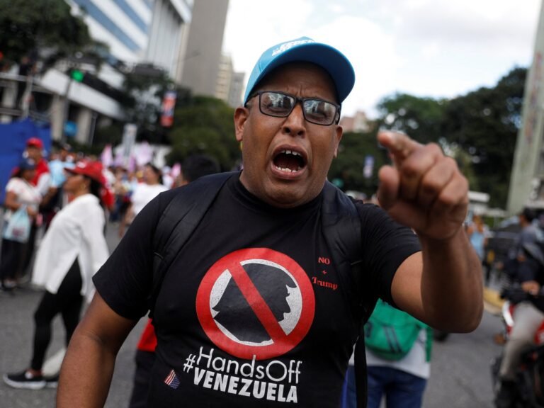 Amerikaanse oorlogsschepen mogelijk tegen het weekend aan de kust van Venezuela voor operatie tegen drugskartels
