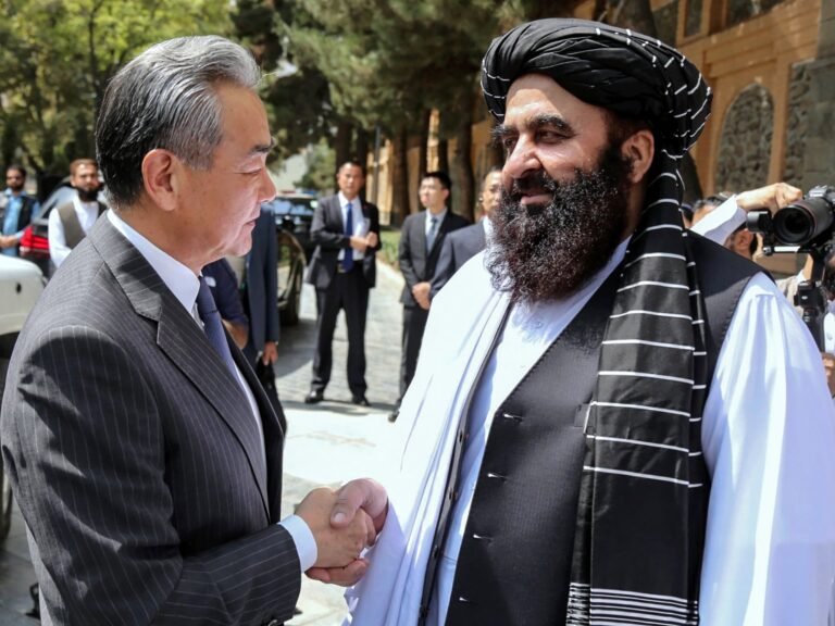 Chinese Minister van Buitenlandse Zaken in Afghanistan: Aanbod om samenwerking met Taliban-regering te verdiepen