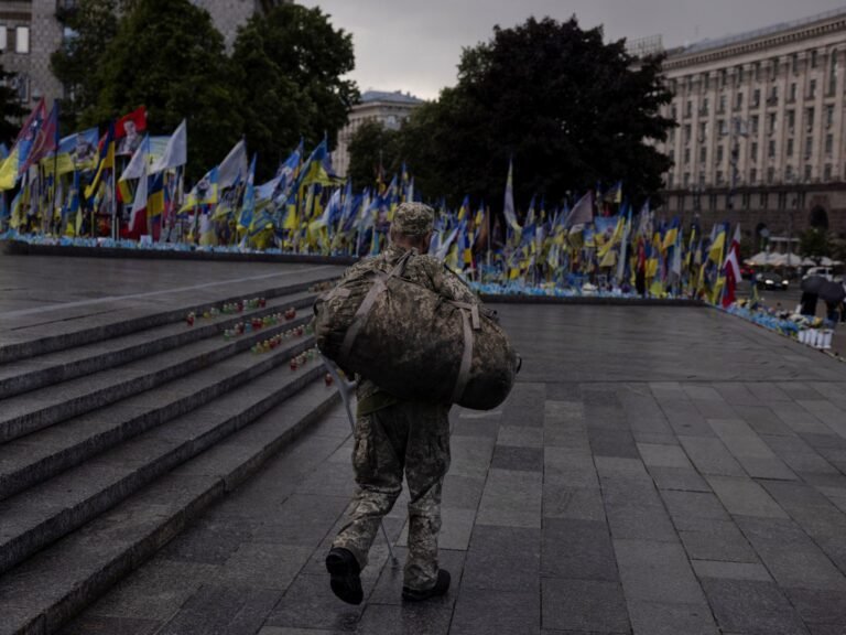 Conscriptiecrisis in Oekraïne: Beschuldigingen van misbruik leiden tot protesten en emigratie