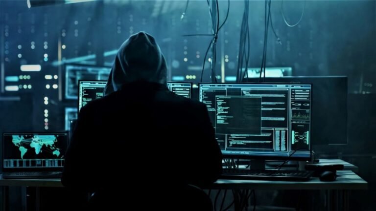 Cyberstalking in het Verenigd Koninkrijk gestegen met 70% sinds 2012, blijkt uit onderzoek
