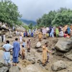 Doodentol overschrijdt 300 terwijl overstromingen Noordwest-Pakistan teisteren