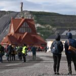 Foto's: Hele kerk verplaatst in de Zweedse stad Kiruna voor mijnuitbreiding