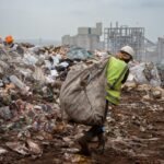 Ghana's Afvalverzamelaars Strijden Tegen Berg Plastic en Grote Industrie