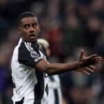 Isak Bezorgt Newcastle Klap en Versterkt Liverpool's Kansen op Zweedse Aanwinst