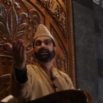 Kashmir's Voornaamste Geestelijke: Van Vurige Vrijheidsadvocaat tot Pleitbezorger van Geduld