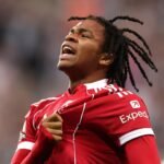 Liverpool vertrouwt op 16-jarige Ngumoha om te overleven tegen 10-man Newcastle