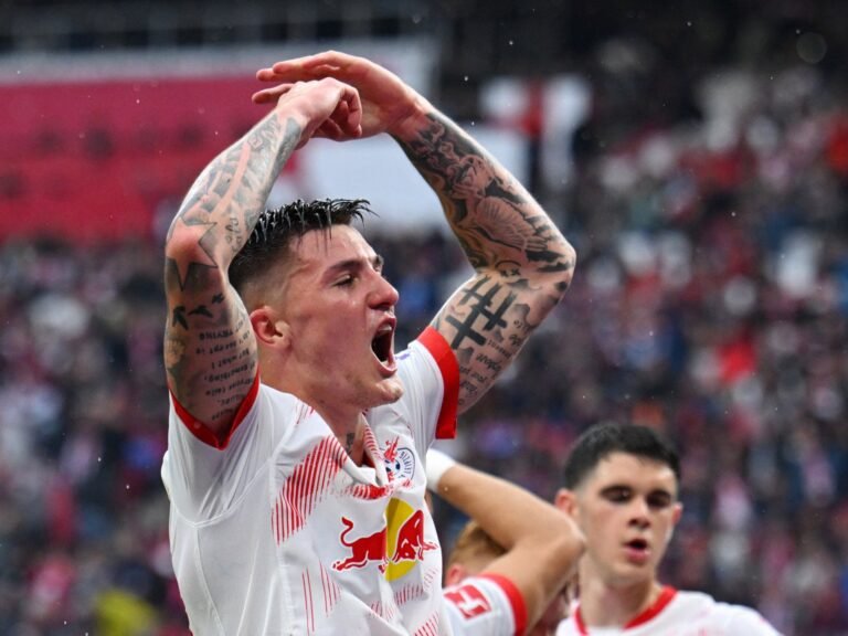 Manchester United en Newcastle doen biedingen op Sesko terwijl Leipzig 'concrete' interesse erkent