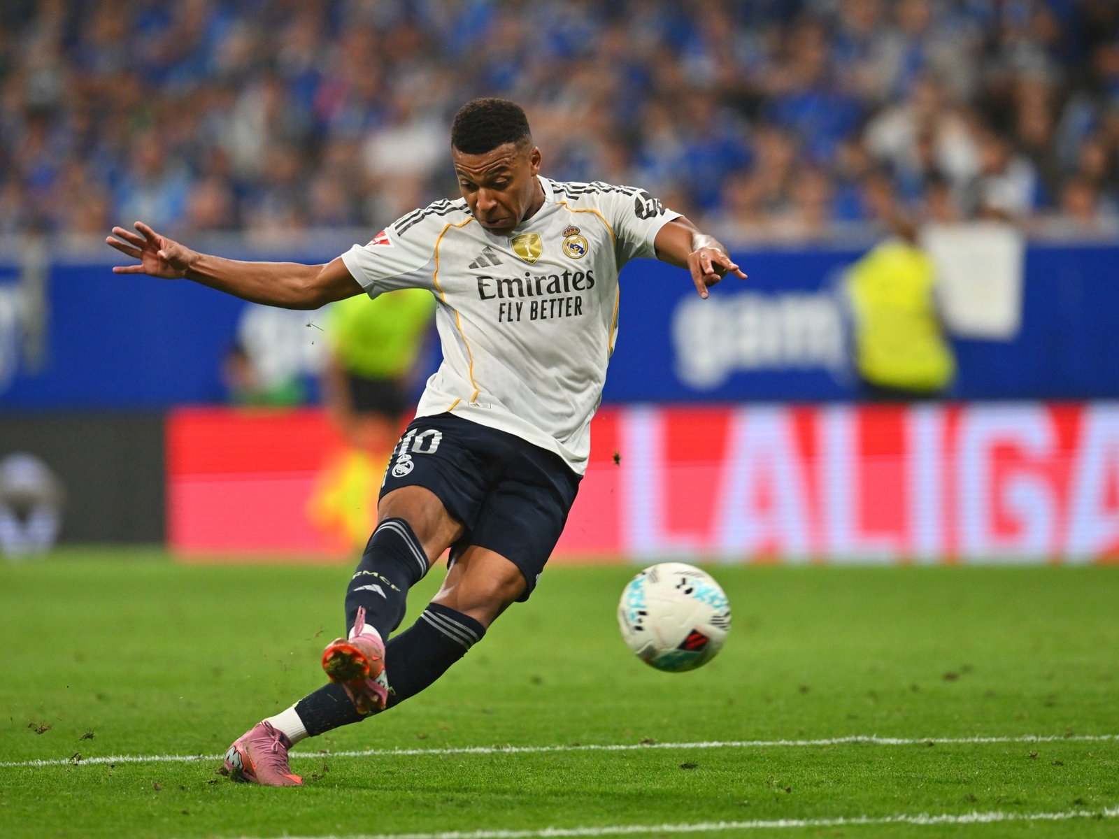 Mbappé scoort twee keer terwijl Real Madrid Oviedo verslaat in La Liga