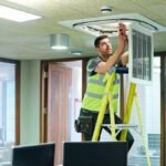 Postbode, ingenieur, schoonmaker: Zijn hackers bezig met inbraak in uw kantoor?