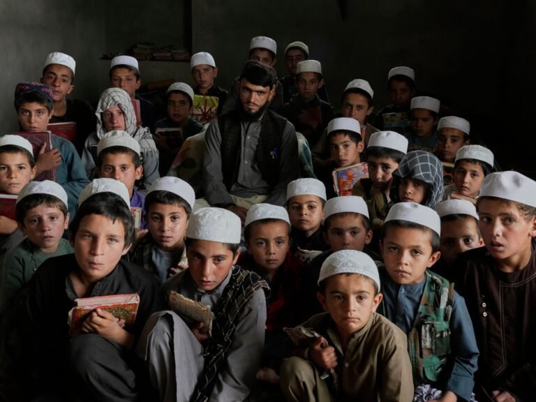Religieuze scholen vullen leemtes in het gebroken onderwijssysteem van Afghanistan