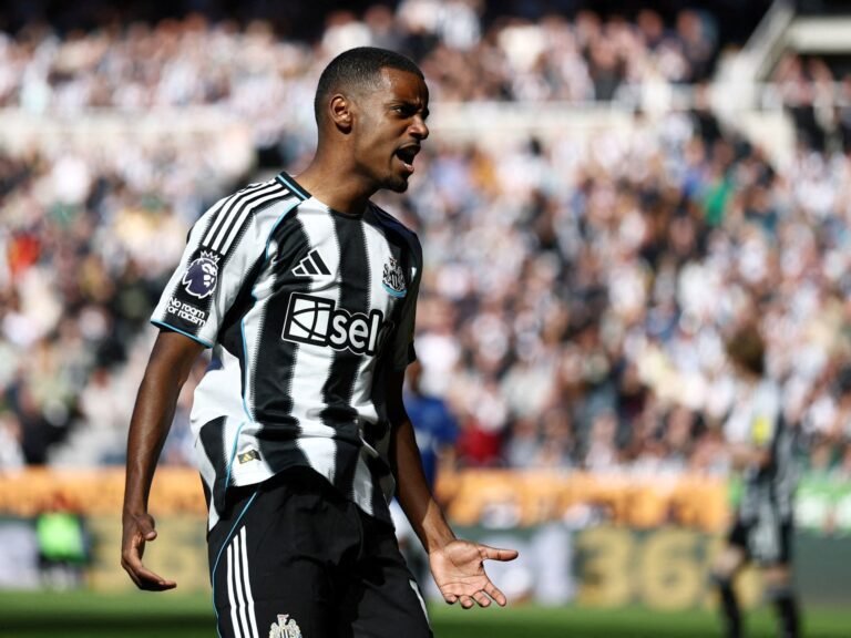Slot suggereert nieuwe Liverpool-aanbieding voor Isak van Newcastle