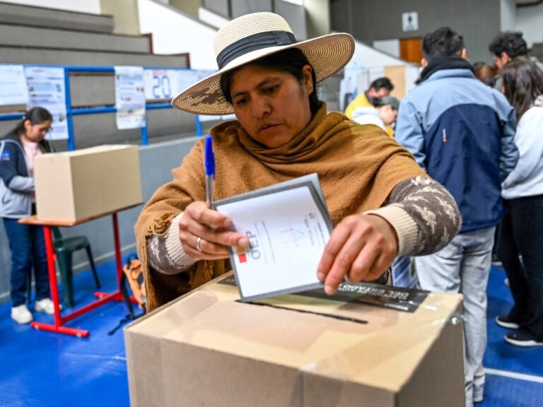 Stembureaus sluiten in Bolivia: Einde van 20 jaar links beleid verwacht