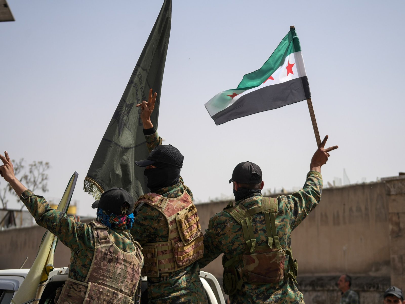 Syrische regering trekt zich terug uit gesprekken in Parijs met Koerdisch geleide strijders