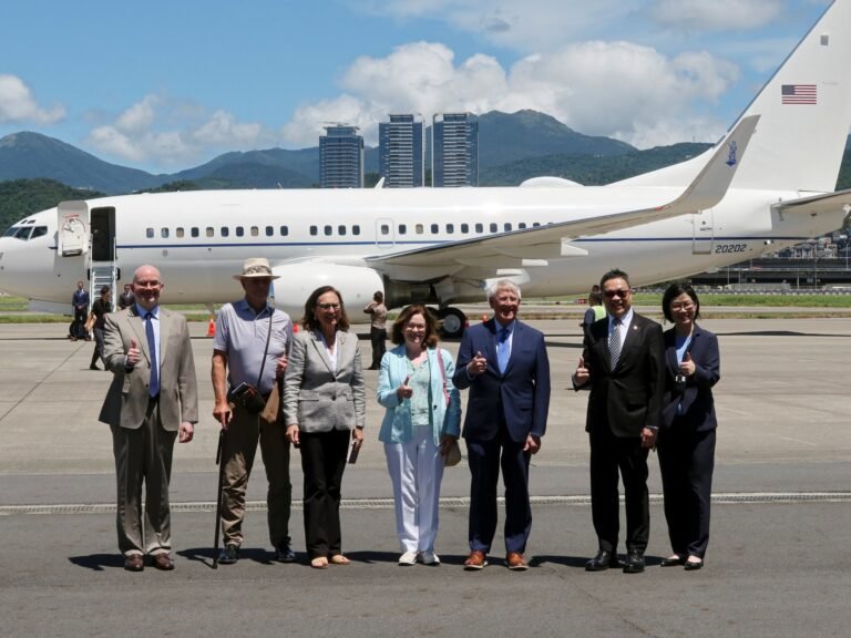 Taiwan heeft recht op zelfbeschikking, zegt Amerikaanse senator