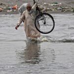 Verwoestende moessonregens in Pakistan eisten meer dan 20 levens, waaronder 10 in Karachi
