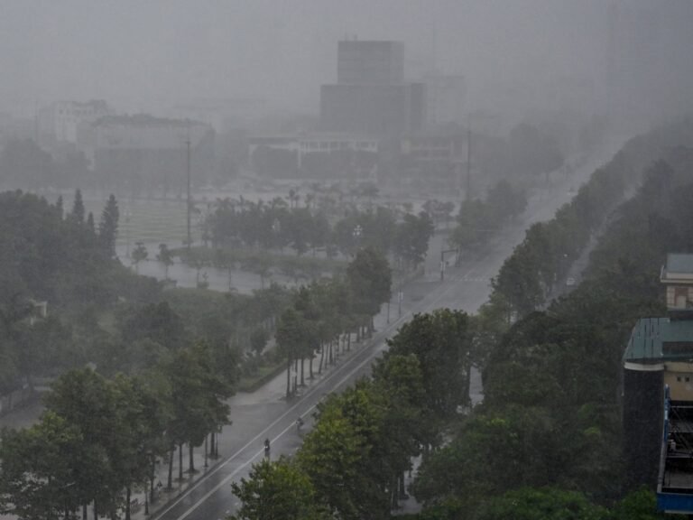 Vietnam bereidt zich voor op evacuatie van 500.000 mensen voor Tyfoon Kajiki