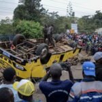 Vrachtwagen met rouwenden kantelt in Kenia, 25 doden gevallen