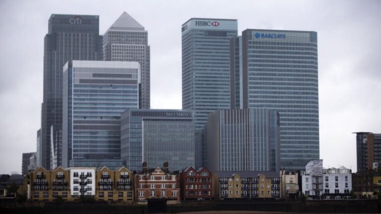 Britse bankaandelen dalen door zorgen over nieuwe belasting