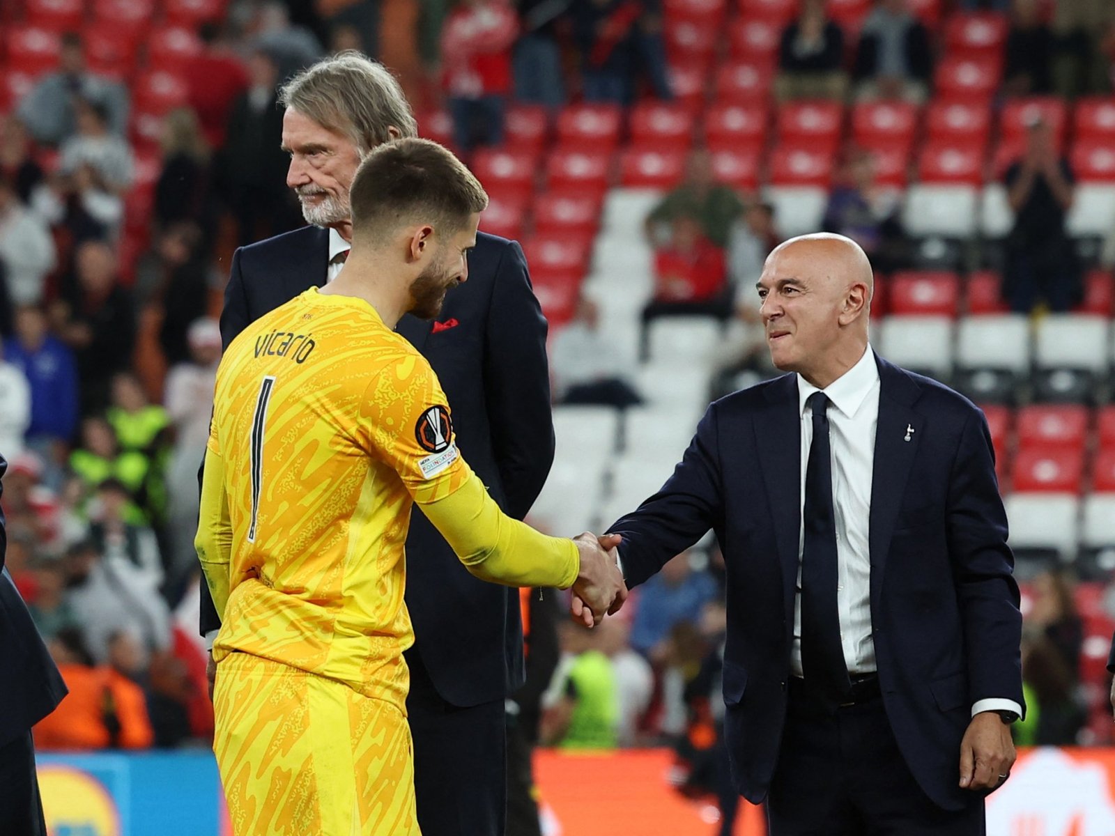 Daniel Levy treedt af als voorzitter van Tottenham na omstreden 25-jarig voorzitterschap