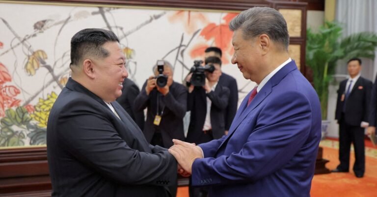 Kim en Xi prijzen de band terwijl Noord-Korea belooft China's belangen te beschermen