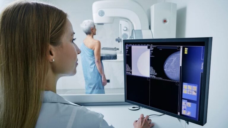 Nieuwe AI-tool voorspelt hartgezondheidsrisico's bij vrouwen met mammogrammen