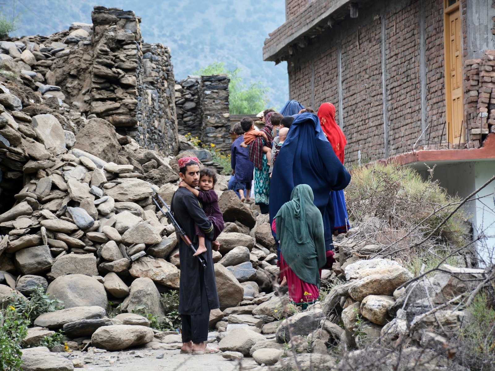 Redders richten zich op afgelegen Afghaanse gebieden na aardbeving die meer dan 1.400 levens eiste