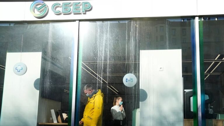 Russische economie stagneert te midden van de oorlog in Oekraïne, volgens CEO van Sberbank