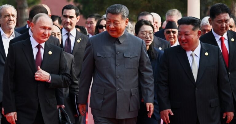 Xi Jinping leidt indrukwekkende militaire parade met aanwezigheid van Poetin en Kim