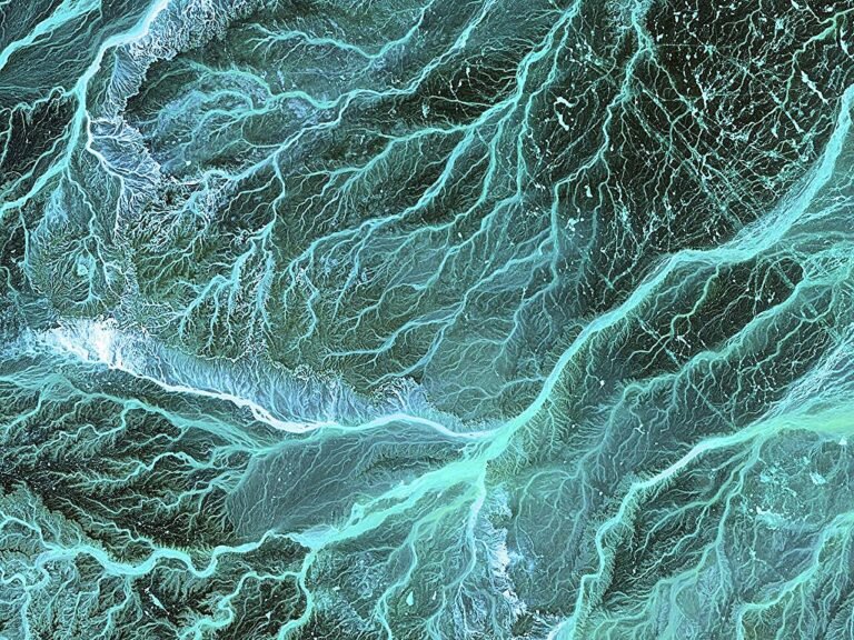 Fysiek model voorspelt overstromingen en verbetert waterbeheer wereldwijd