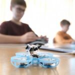 Litouwse Kinderen Leren Drones Bouwen, Programmeren en Vliegen in Naschoolse Cursus
