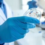 Kan AI helpen bij het bestrijden van antibiotica-resistente superbugs? Britse wetenschappers onderzoeken het