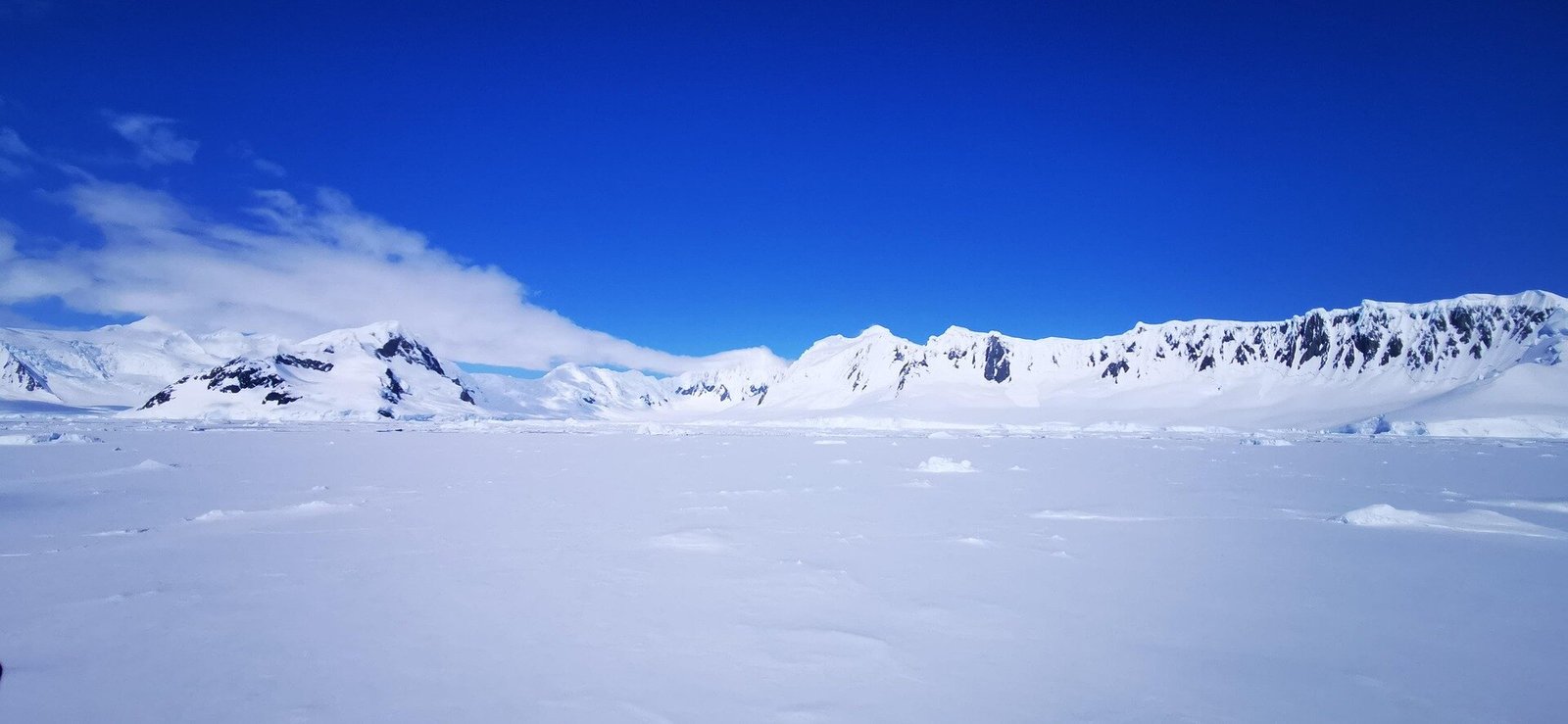 Verlies van Antarctisch ijs verbonden aan 'stormen' in het oceaanoppervlak