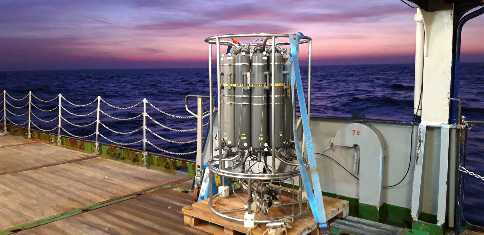 Zwartzeeverdampingsprobleem: Waarom het merendeel van de door microben geproduceerde N₂O nooit het oppervlak bereikt