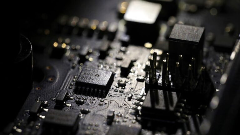 De digitale oorlog tussen Oost en West: De rol van Griekenland aan de oostelijke grens