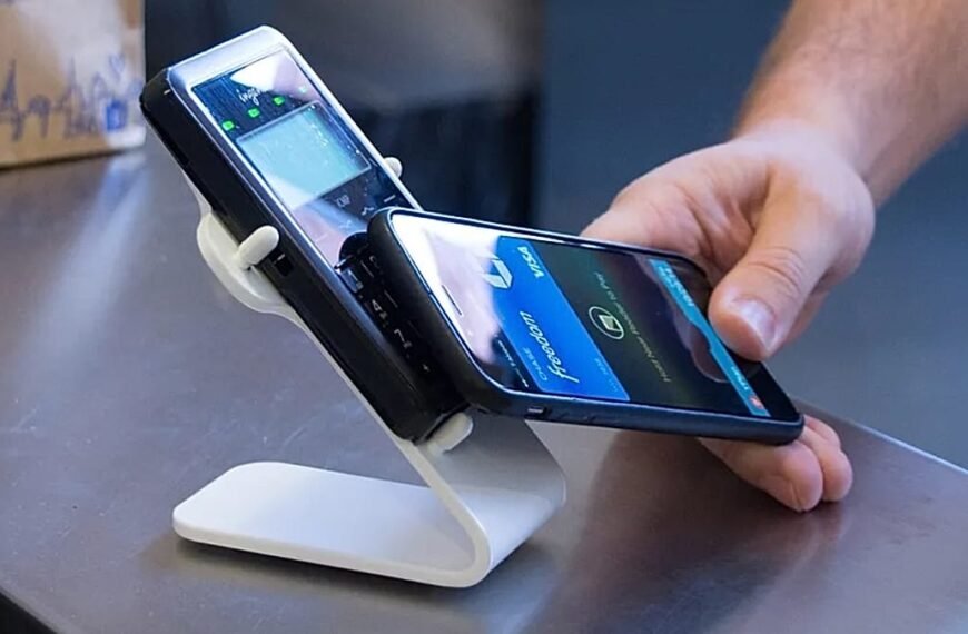 Welke landen gebruiken het meest telefoons en smartwatches voor online winkelen?