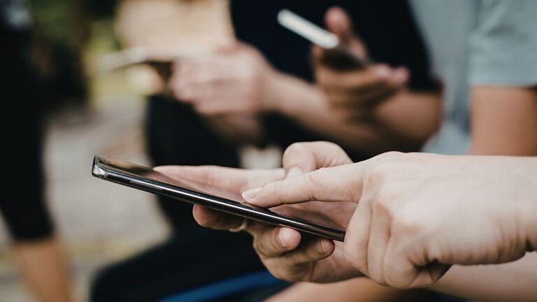 Europese Commissie, Interpol en 100 andere organisaties vragen om verbod op AI-nudificatie tools