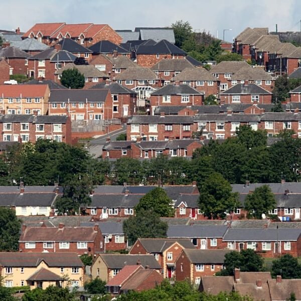 Vastgoedgeprijzen in het VK blijven stabiel – Is het nu echt een goed moment om&hellip;
