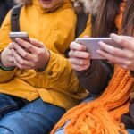 Veiliger Internet Dag: Hoe ouders kinderen kunnen beschermen zonder sociale media te verbannen