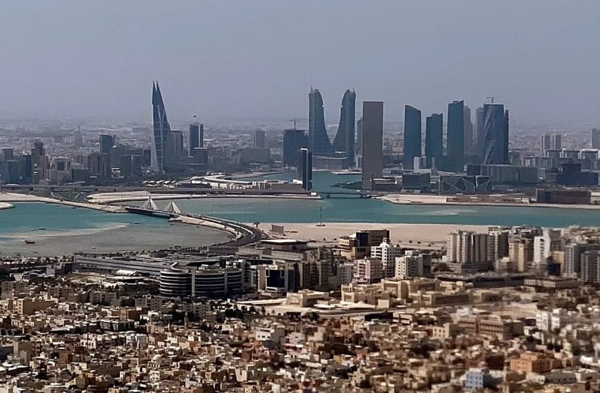 Bapco Verklaart Overmacht Terwijl Iran's Enige Raffinaderij in Bahrein In Vlammen Opgaat