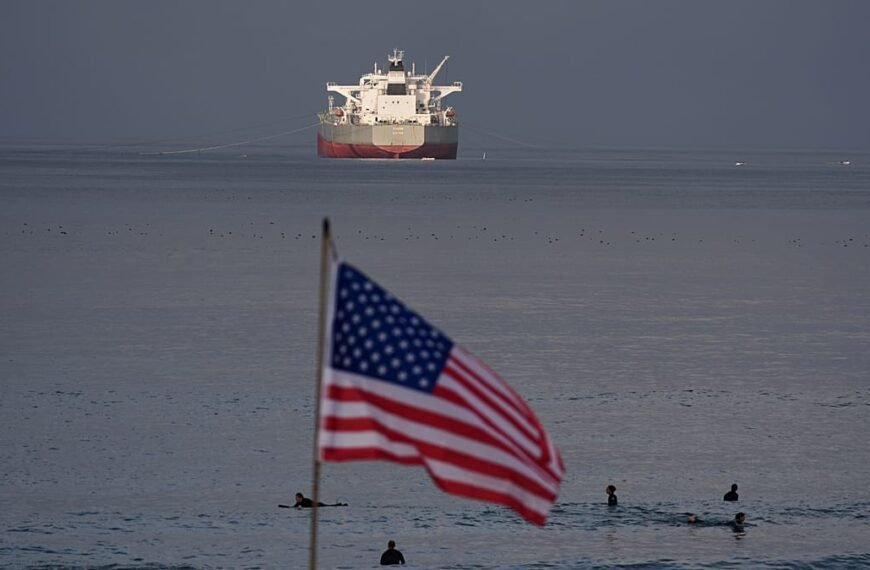 VS Biedt India 30-Daagse Vrijstelling Voor Aankoop Van Vastgelopen Russisch Oil Te Midden Van Iran Oorlogsimpact