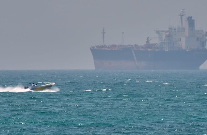 Oliefutures stijgen tijdelijk boven $126 per vat door verscherping van de oorlog in Iran