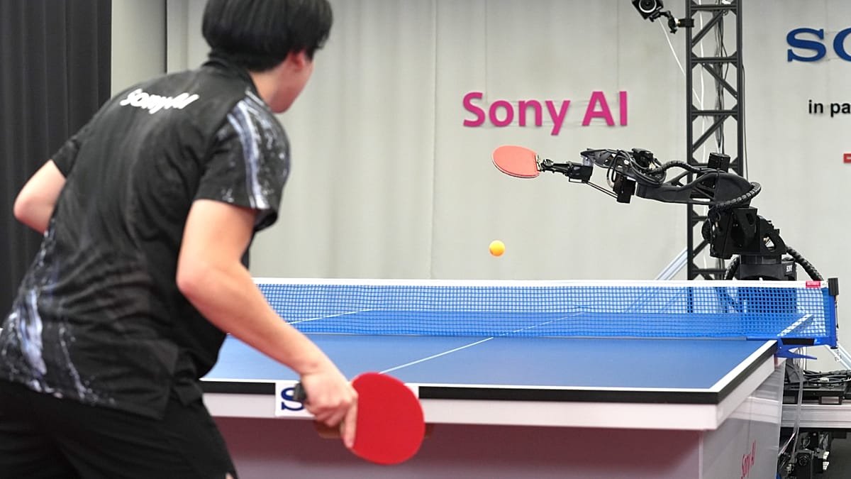 Ontmoet ACE: De AI-robot die menselijke tafeltennisprofessionals kan verslaan