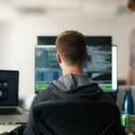 AI Biedoorlogen: Het Talent dat Rijk Wordt Terwijl Grote Techbedrijven Strijden