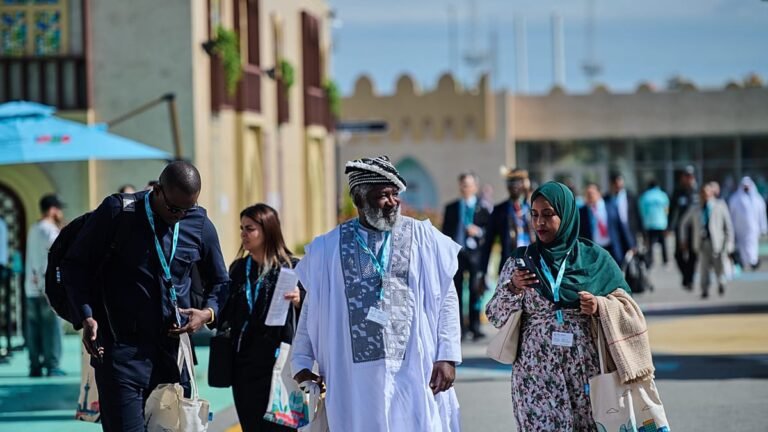 Afrikaanse steden luiden de alarmklok over klimaat en huisvesting tijdens het stedelijk forum in Baku