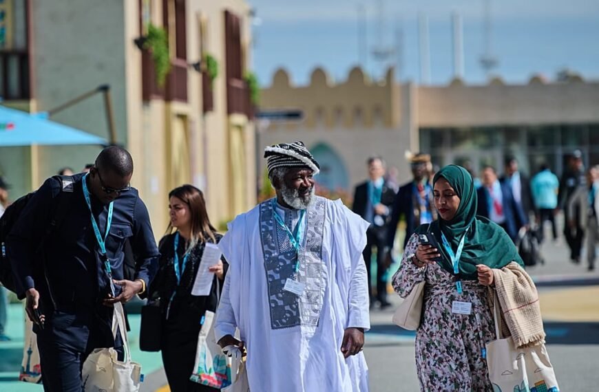 Afrikaanse steden luiden de alarmklok over klimaat en huisvesting tijdens het stedelijk forum in Baku