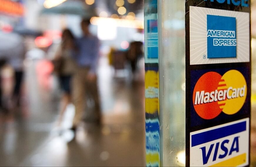 Europa neemt maatregelen tegen de macht van Visa en Mastercard - maar niet iedereen is het eens
