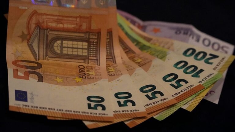 Hoeveel blijft er over van een salaris van €100.000 na belasting in Europa?