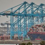 Maersk ziet winst scherp dalen, maar handhaaft voorspelling ondanks onzekerheid rond Hormuz