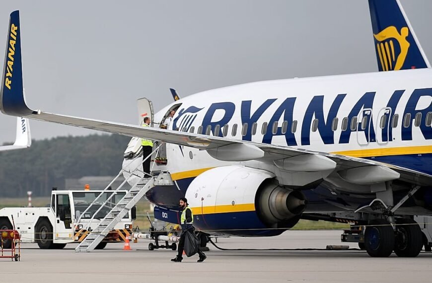 Ryanair winst stijgt met 40% naar €2,26 miljard ondanks vertragingen bij Boeing en brandstofcrisis